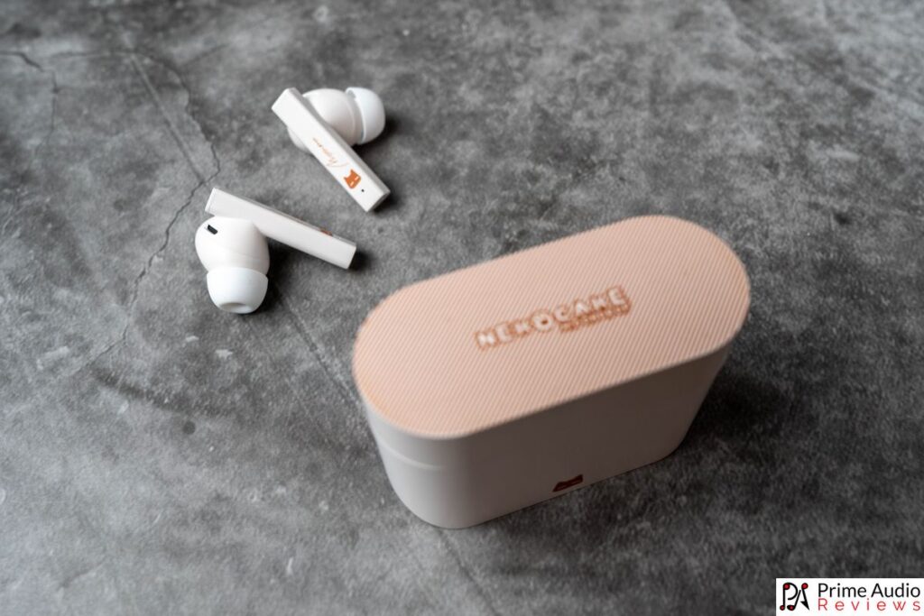 Nekocake earbuds with charging case