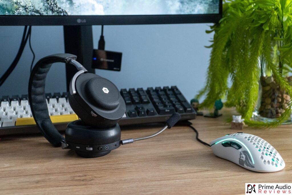 HG20 headphones with gaming mouse and keyboard