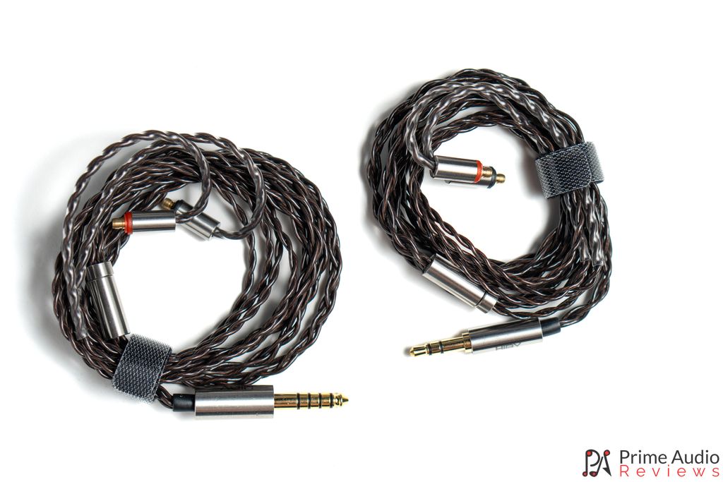 HiBy Lasya comes with 2 cables